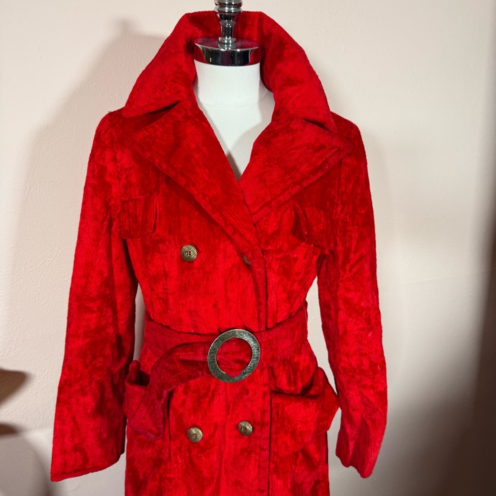 Vintage 1970โs Betty Rose ILGWU Red Velvet Corduroy mod Belted Trench coat med.